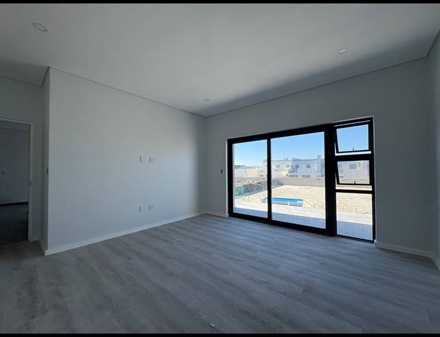 4 BEDROOM HOUSE FOR SALE IN SANDOWN
